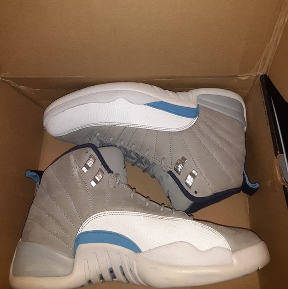 Jordan 12 Retro University Blue - Picture 2 of 6